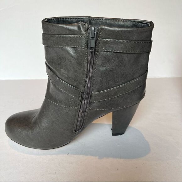Madden Girl Women's Heeled Ankle Boots Gray Size 9W Plaazaw - Picture 3 of 8